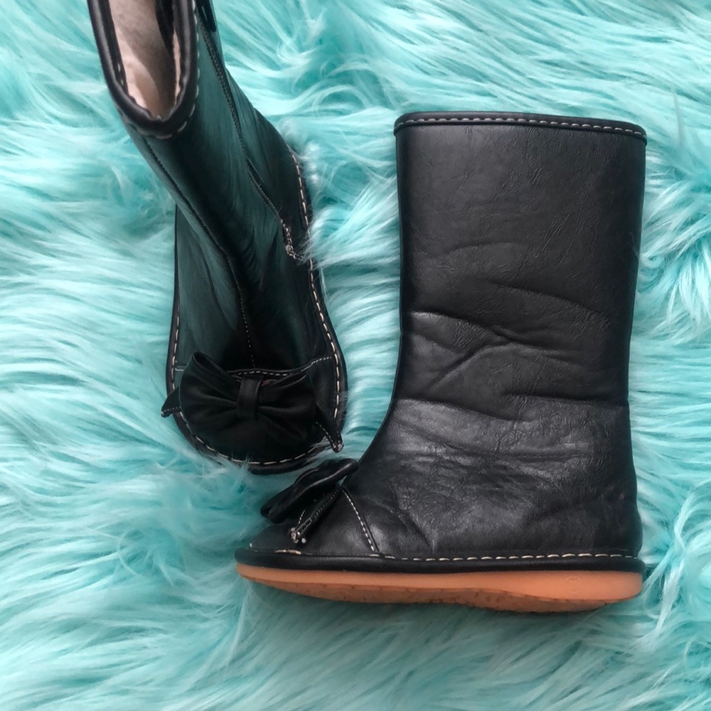 Black bow squeaky boots size 7